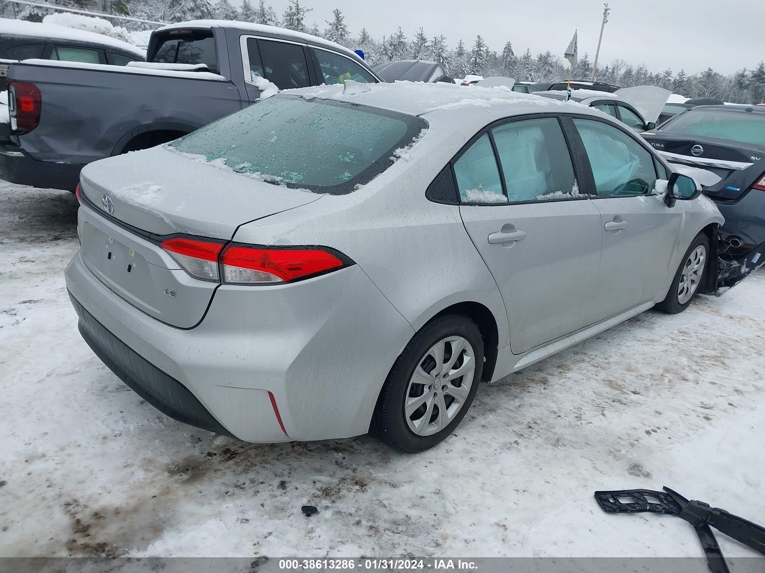 Photo 3 VIN: 5YFB4MDE4RP117948 - TOYOTA COROLLA 