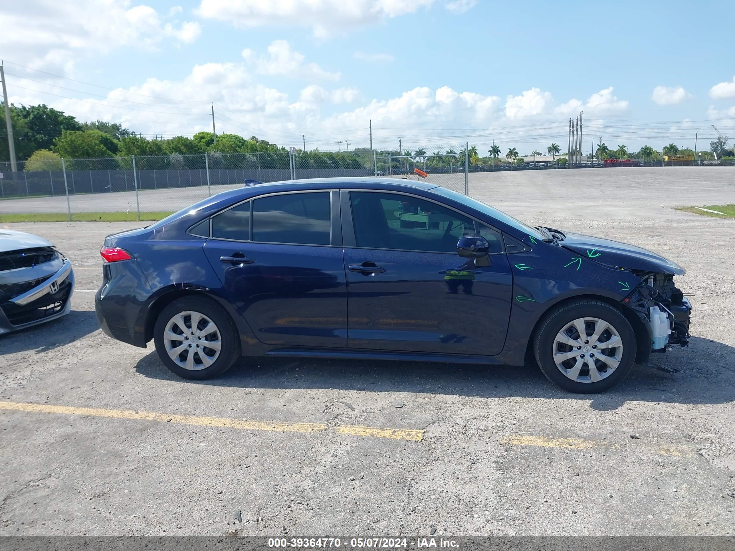 Photo 13 VIN: 5YFB4MDE5RP110135 - TOYOTA COROLLA 