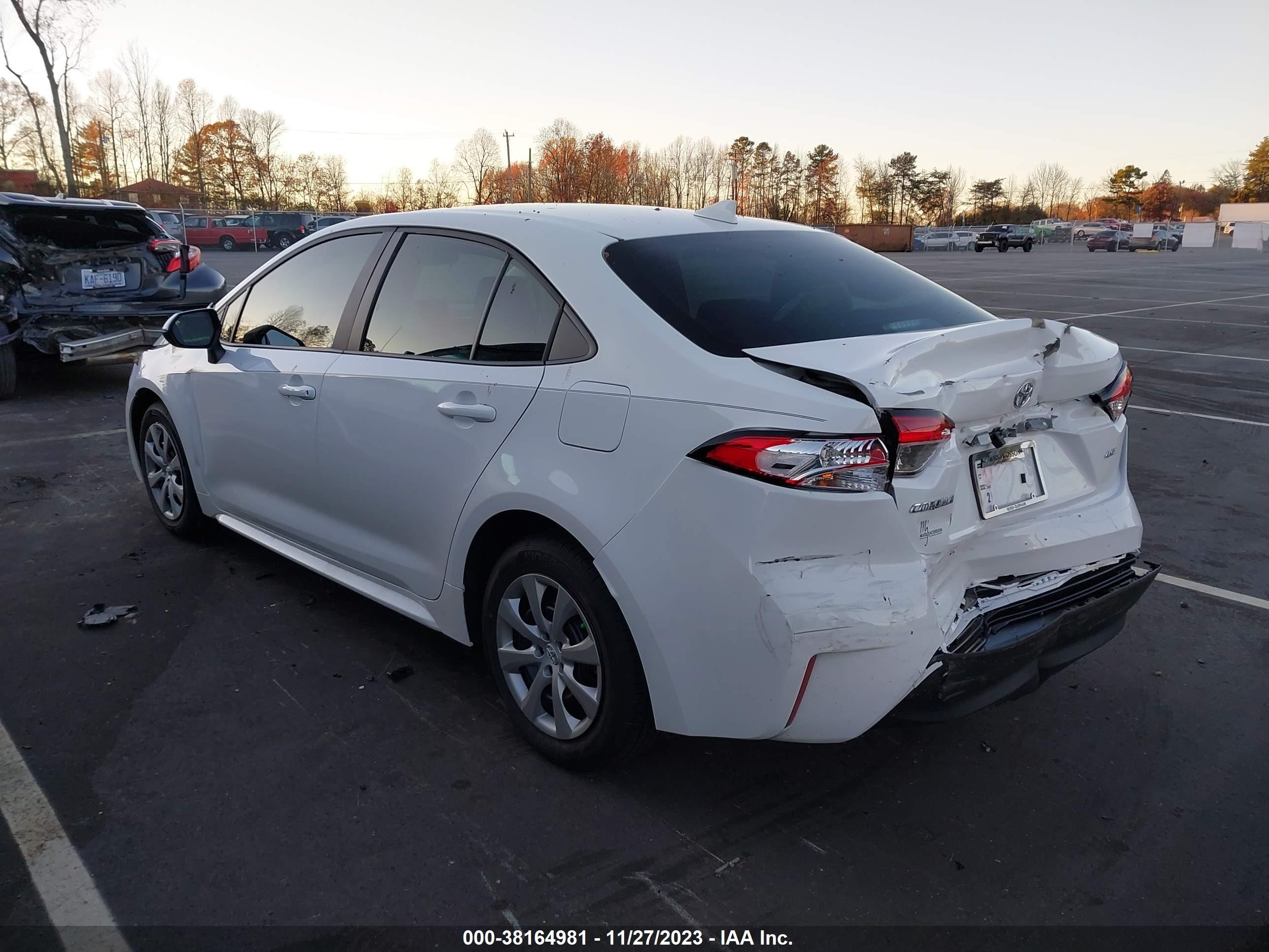 Photo 2 VIN: 5YFB4MDE7RP093354 - TOYOTA COROLLA 