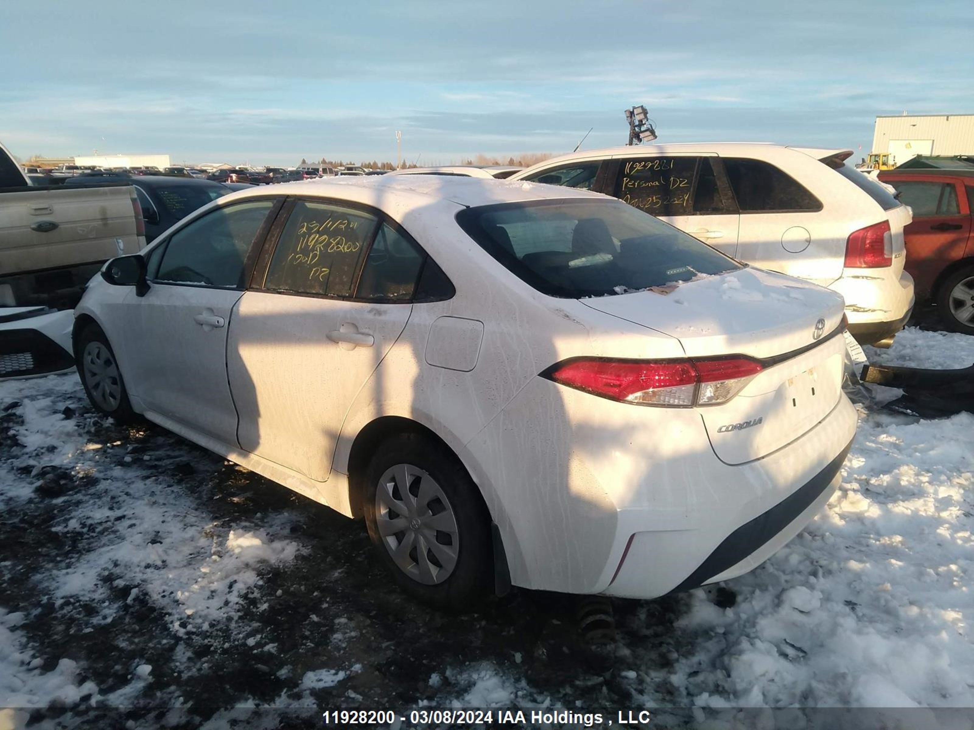 Photo 2 VIN: 5YFBPMBE5NP272562 - TOYOTA COROLLA 