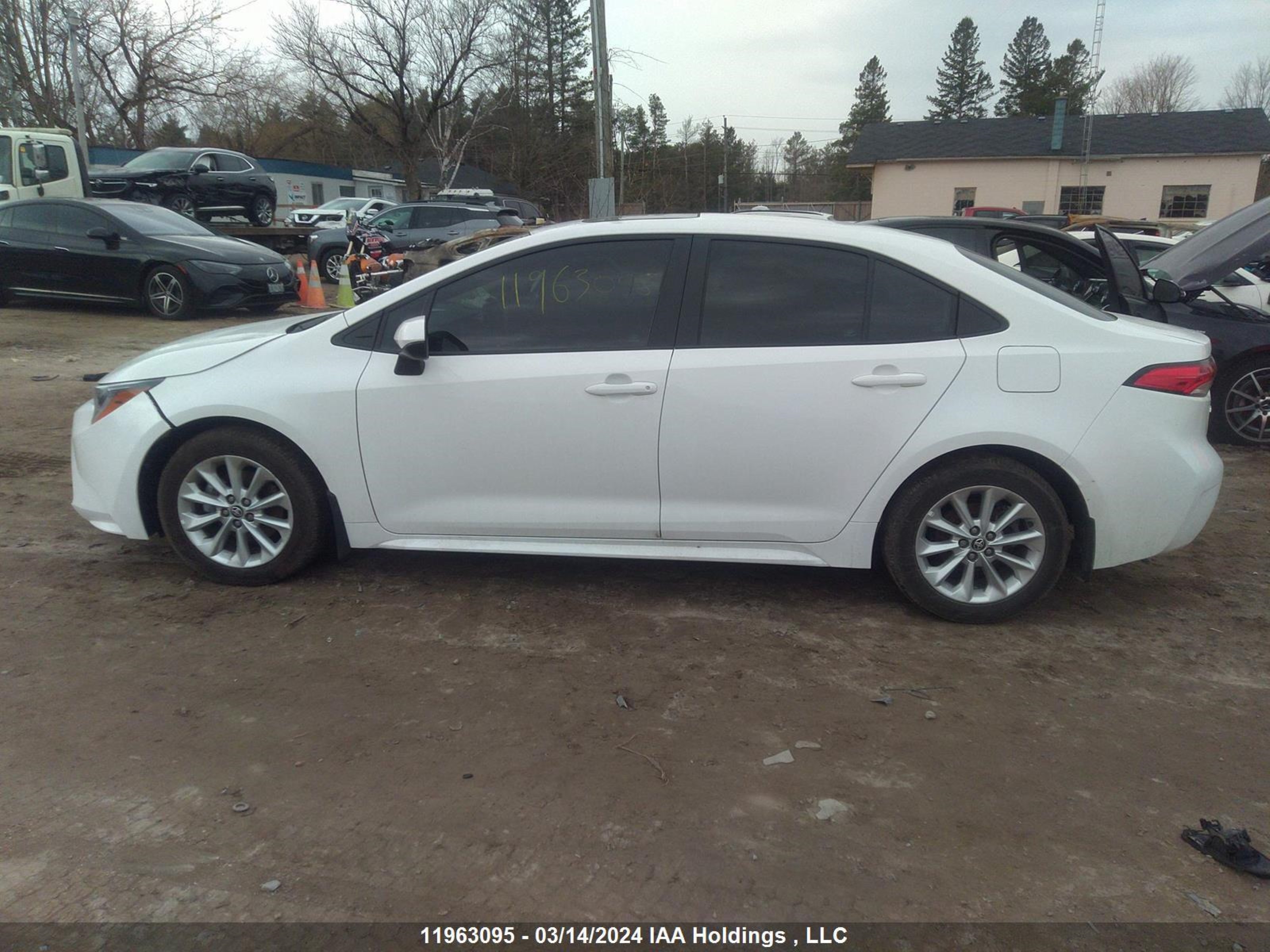 Photo 13 VIN: 5YFBPMBE9NP346792 - TOYOTA COROLLA 