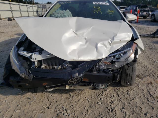 Photo 6 VIN: 5YFBPRHE2JP821777 - TOYOTA COROLLA LE 