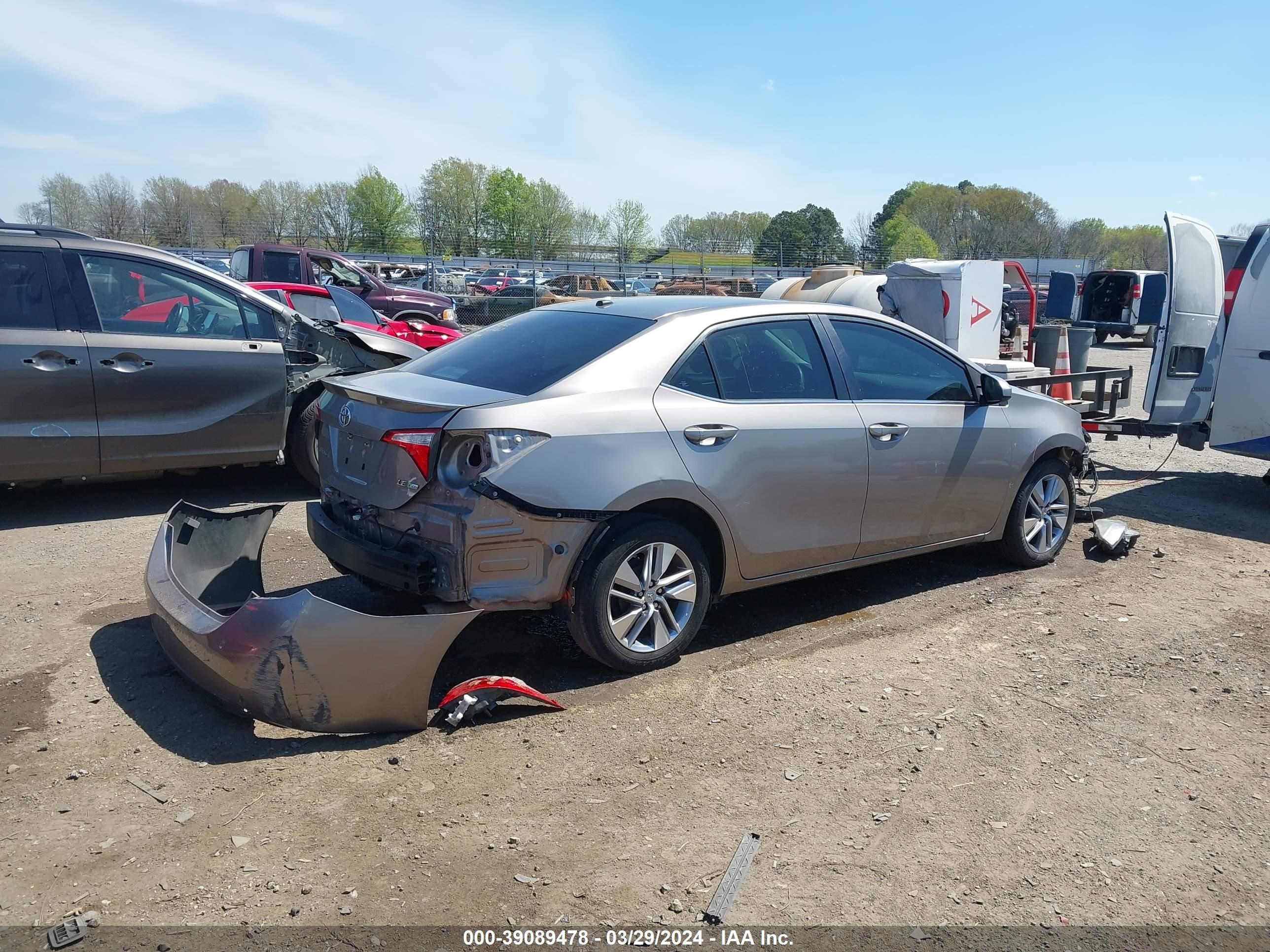 Photo 3 VIN: 5YFBPRHE9EP057268 - TOYOTA COROLLA 