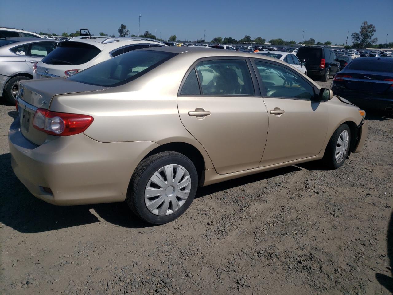 Photo 2 VIN: 5YFBU4EE0CP040579 - TOYOTA COROLLA 