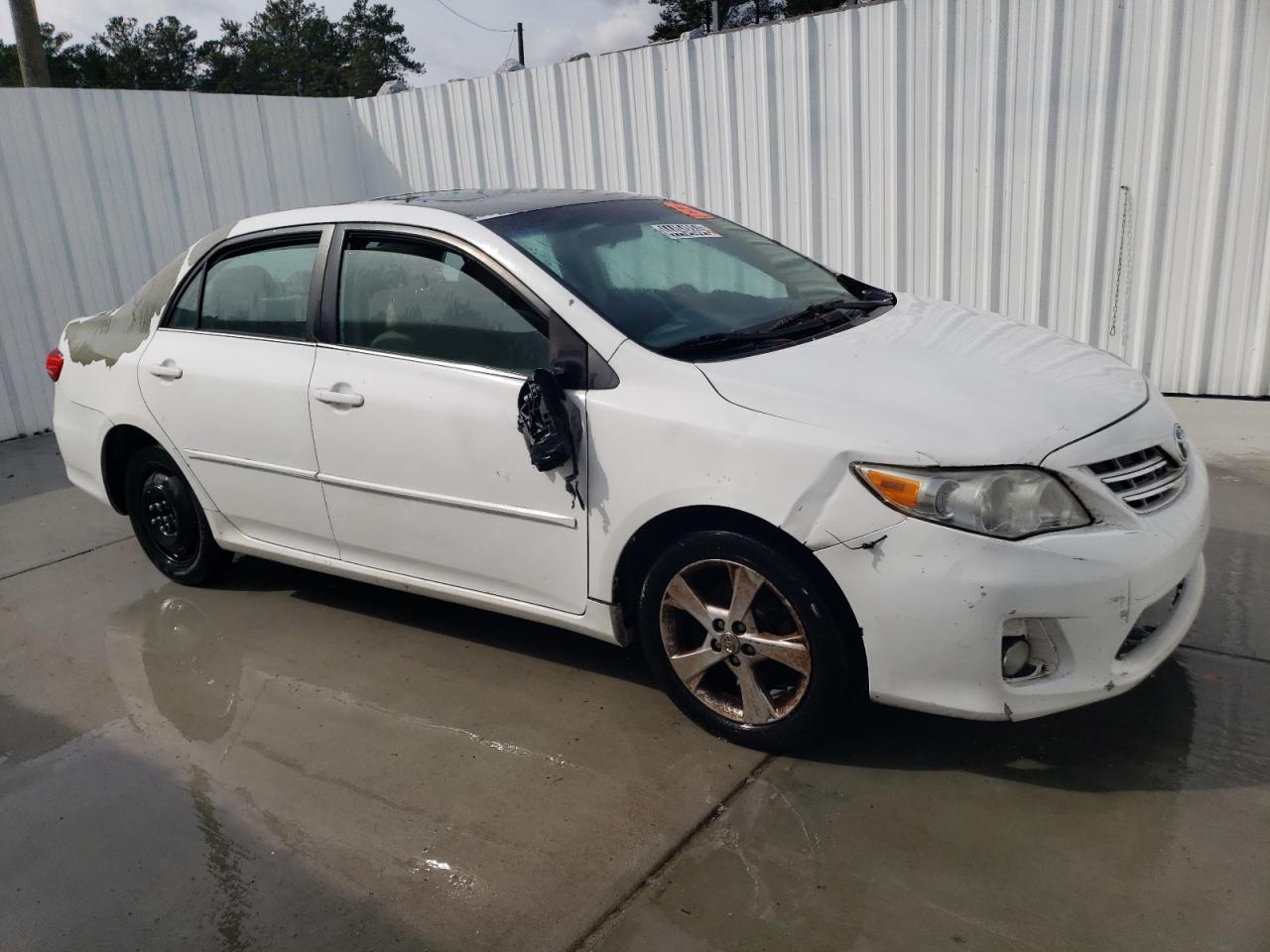 Photo 3 VIN: 5YFBU4EE1DP105795 - TOYOTA COROLLA 