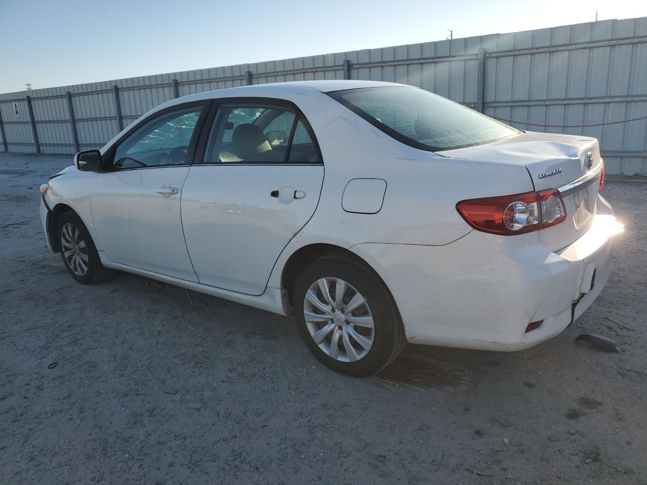 Photo 1 VIN: 5YFBU4EE1DP168024 - TOYOTA COROLLA 