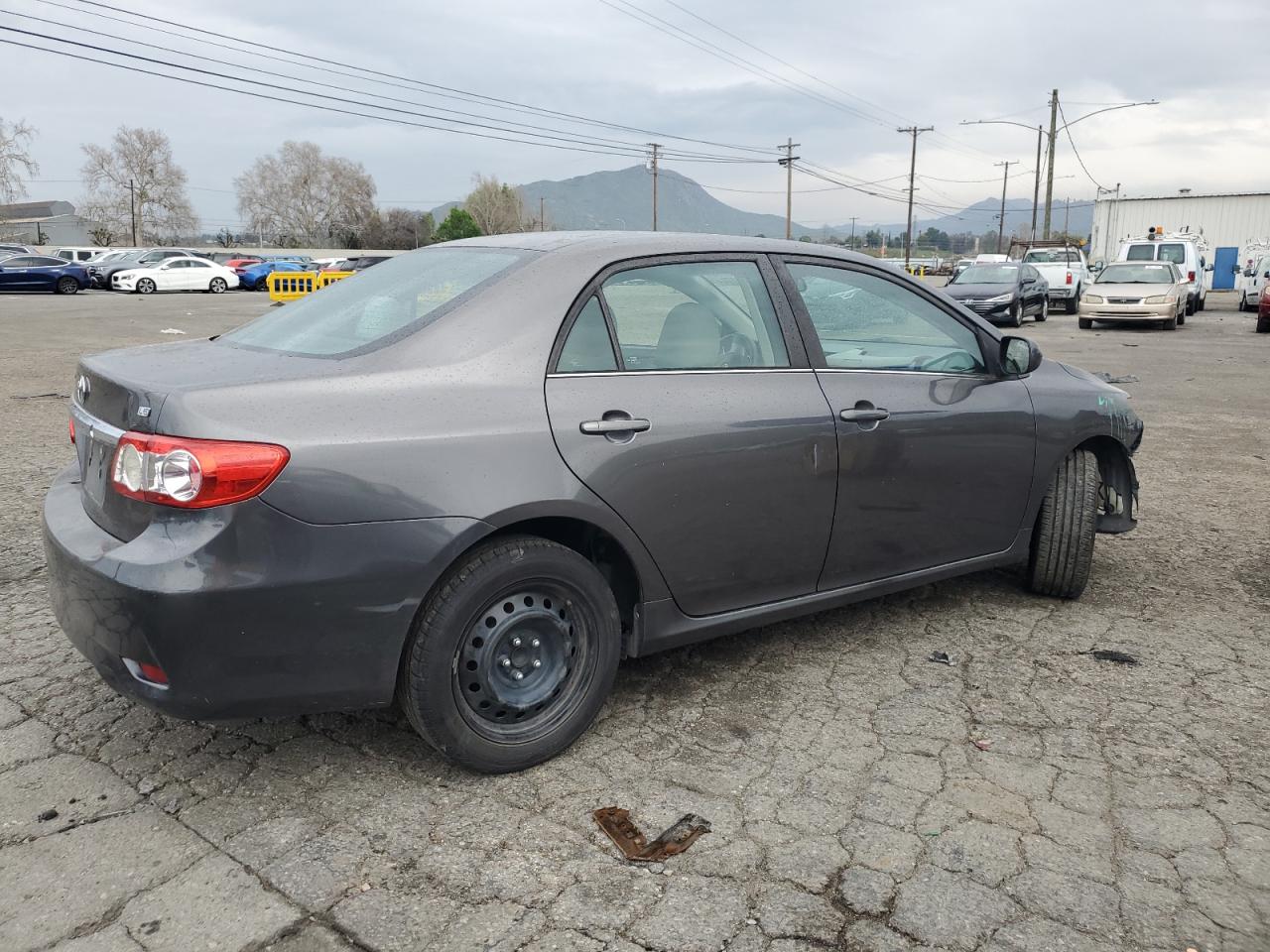 Photo 2 VIN: 5YFBU4EE2DP097075 - TOYOTA COROLLA 