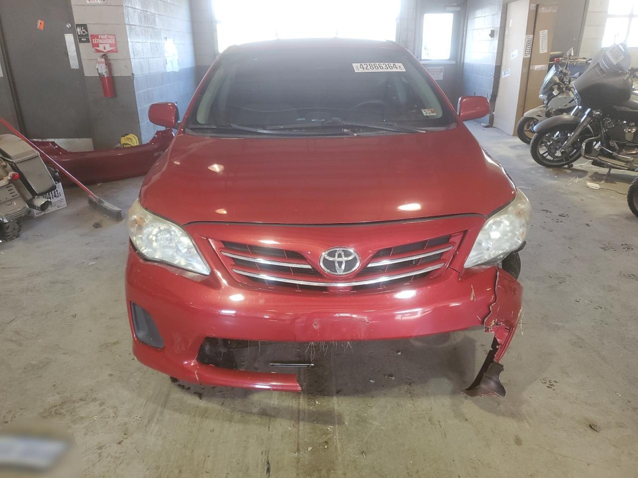 Photo 4 VIN: 5YFBU4EE3DP128706 - TOYOTA COROLLA 