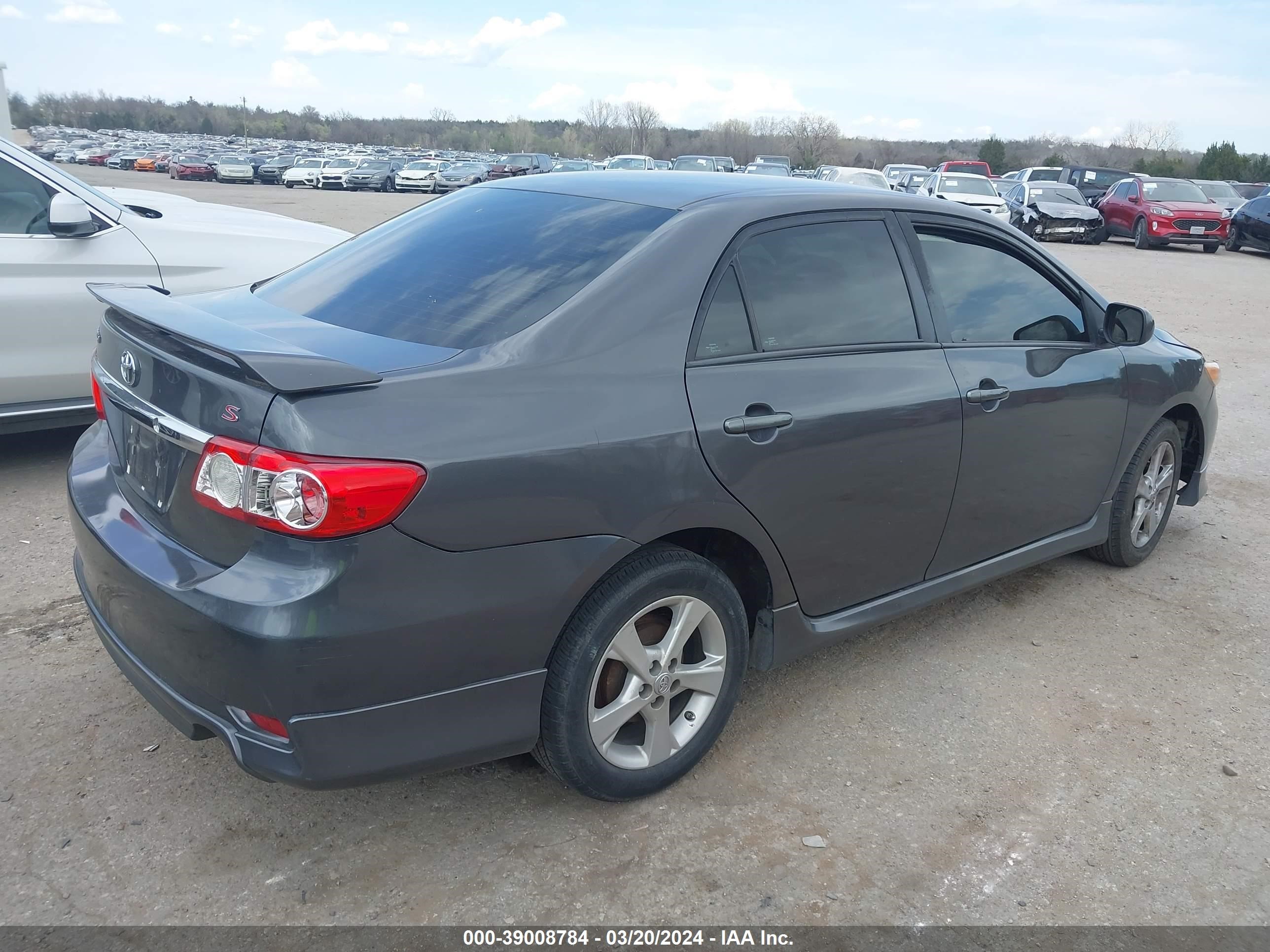 Photo 3 VIN: 5YFBU4EE3DP165819 - TOYOTA COROLLA 