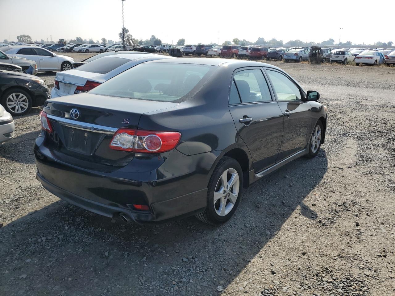 Photo 2 VIN: 5YFBU4EE4CP072046 - TOYOTA COROLLA 