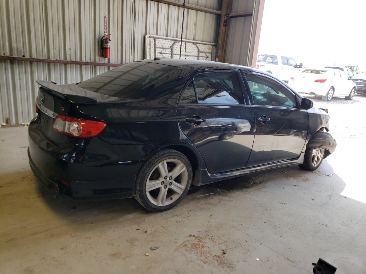 Photo 2 VIN: 5YFBU4EE4DP123093 - TOYOTA COROLLA 