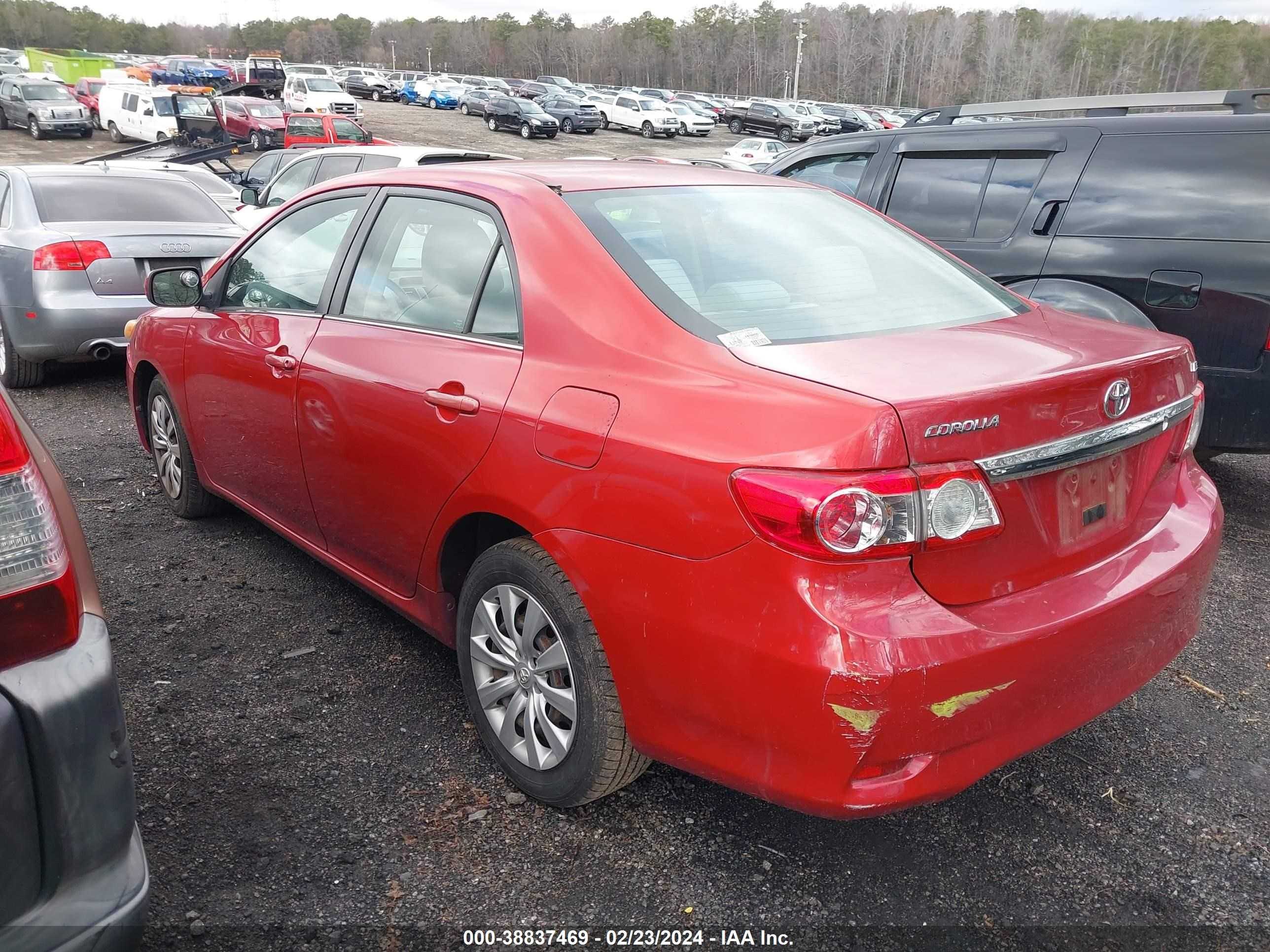 Photo 2 VIN: 5YFBU4EE5DP123992 - TOYOTA COROLLA 