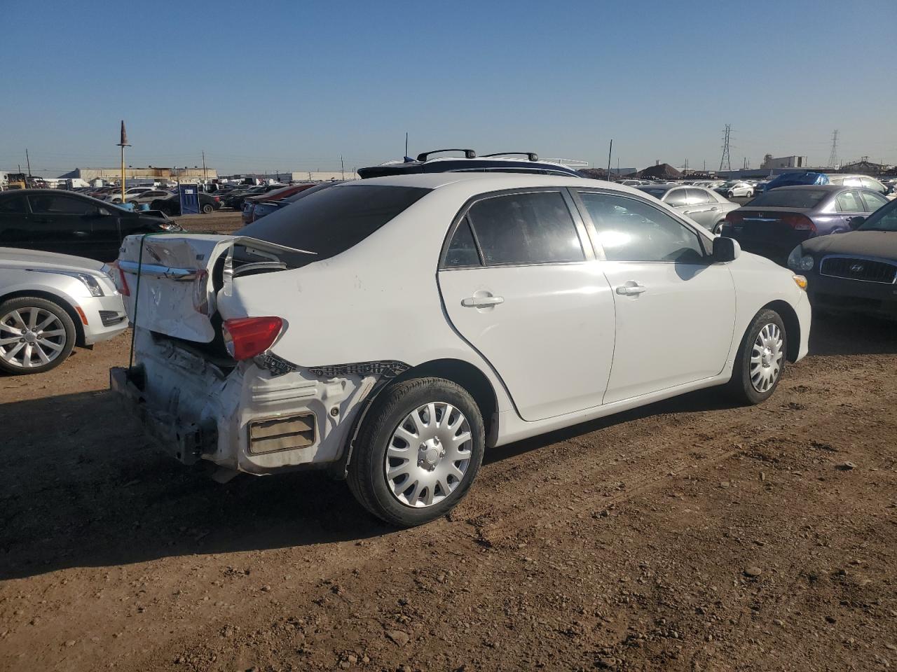 Photo 2 VIN: 5YFBU4EE5DP169032 - TOYOTA COROLLA 