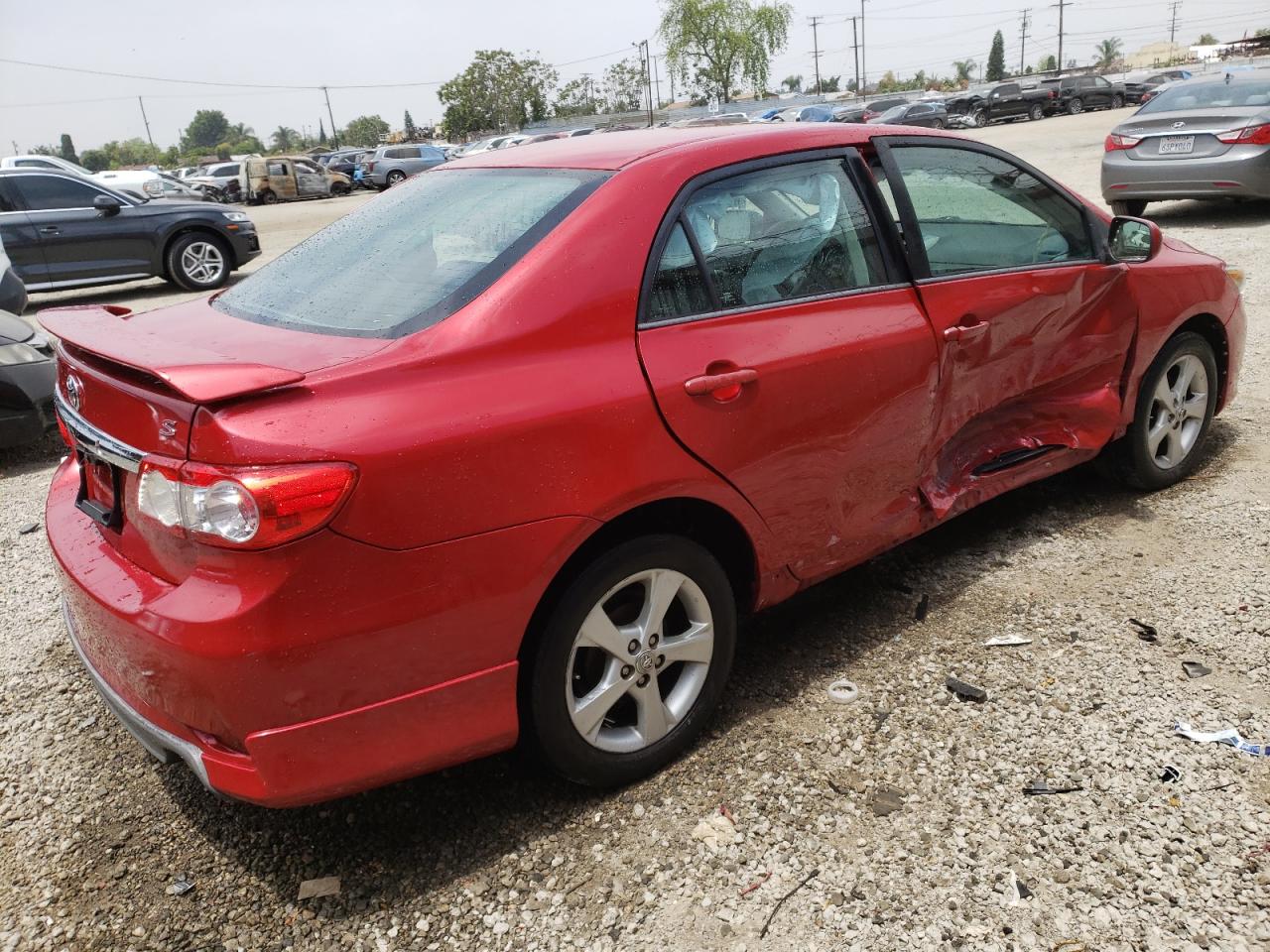 Photo 2 VIN: 5YFBU4EE5DP214938 - TOYOTA COROLLA 