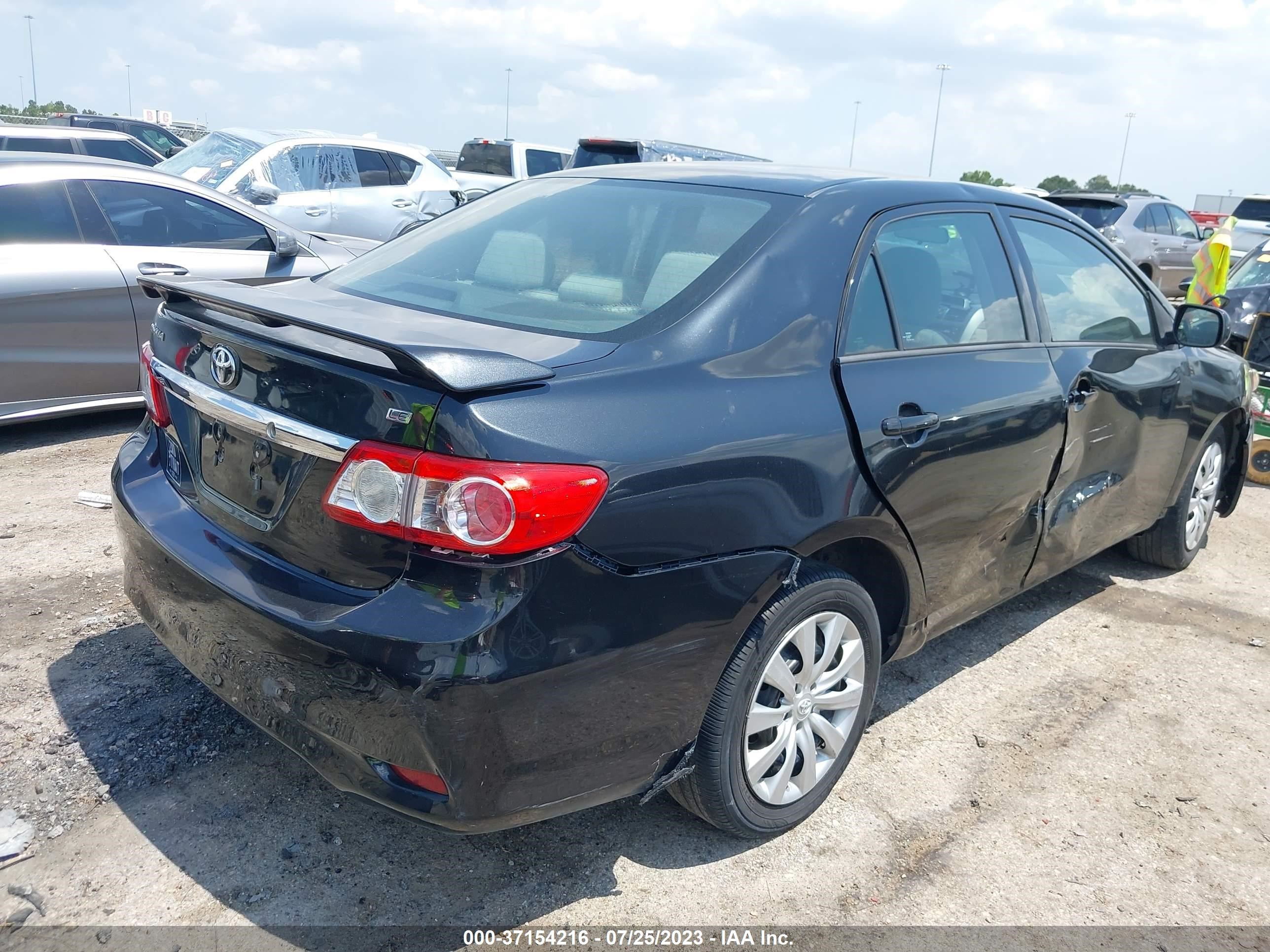 Photo 3 VIN: 5YFBU4EE6CP024869 - TOYOTA COROLLA 