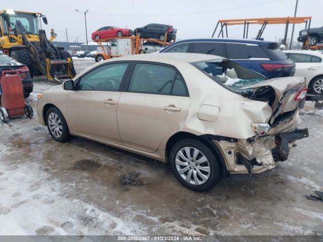 Photo 2 VIN: 5YFBU4EE6CP060674 - TOYOTA COROLLA 