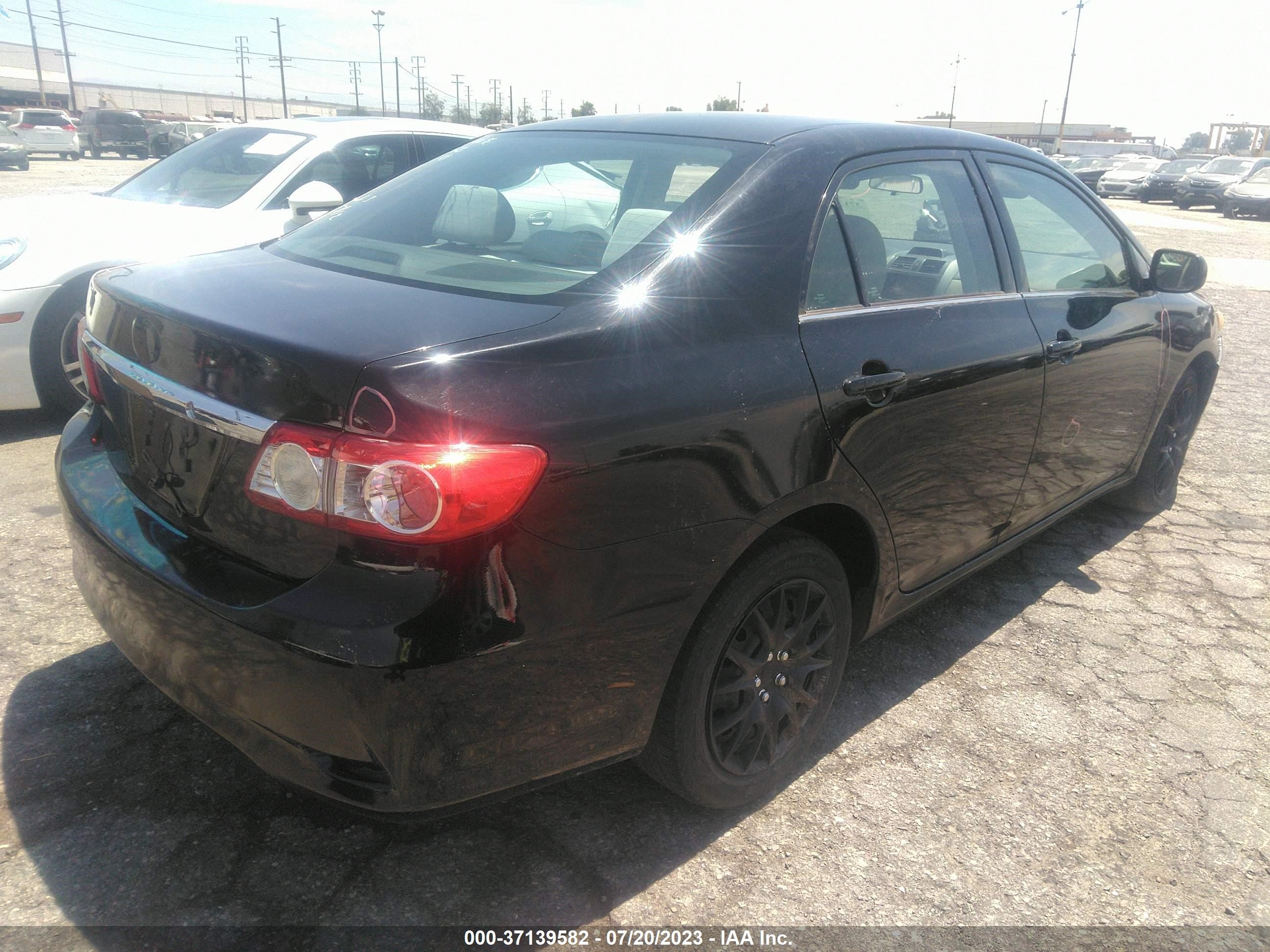 Photo 3 VIN: 5YFBU4EE6DP111690 - TOYOTA COROLLA 