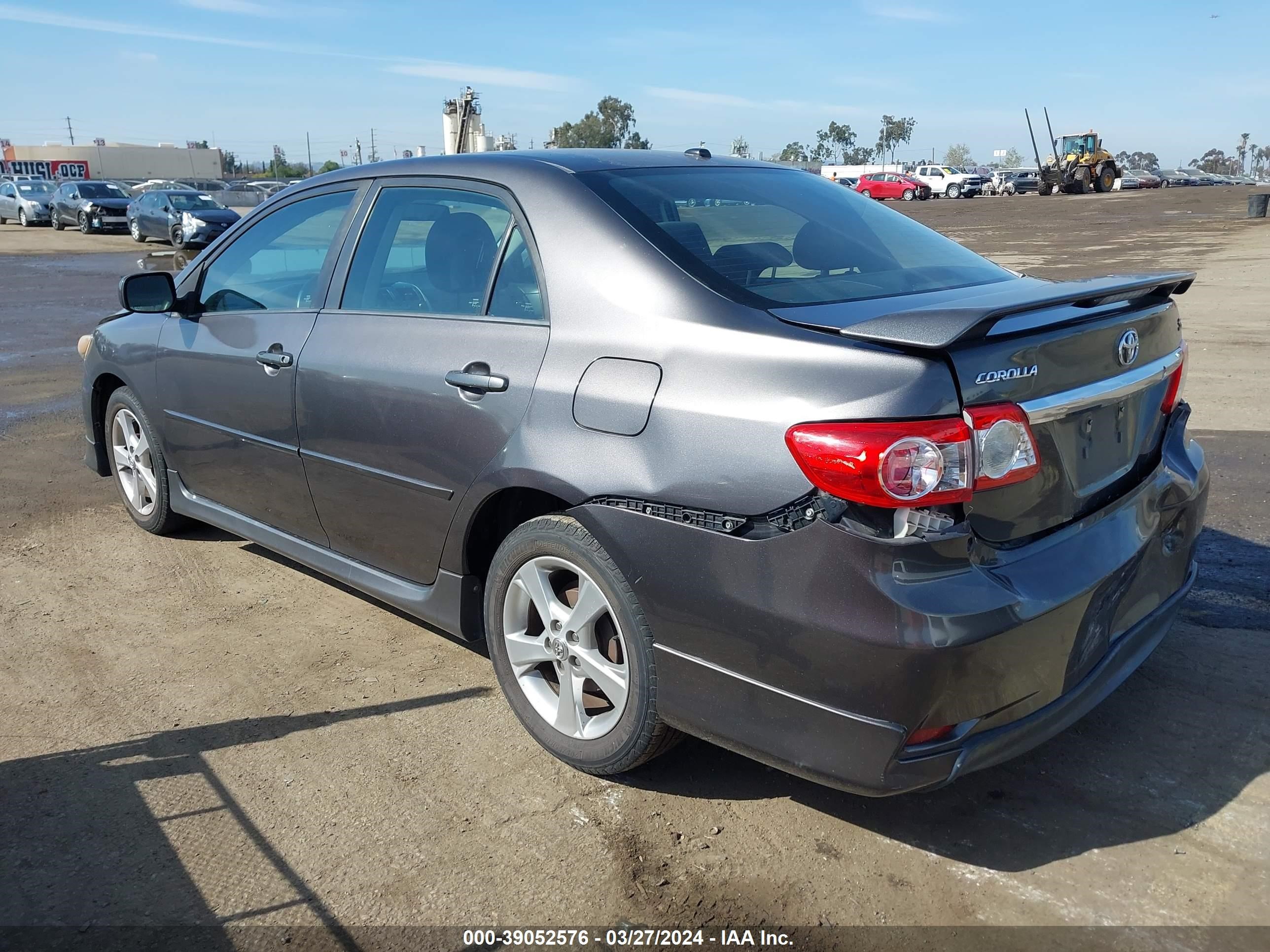 Photo 2 VIN: 5YFBU4EE7BP002247 - TOYOTA COROLLA 