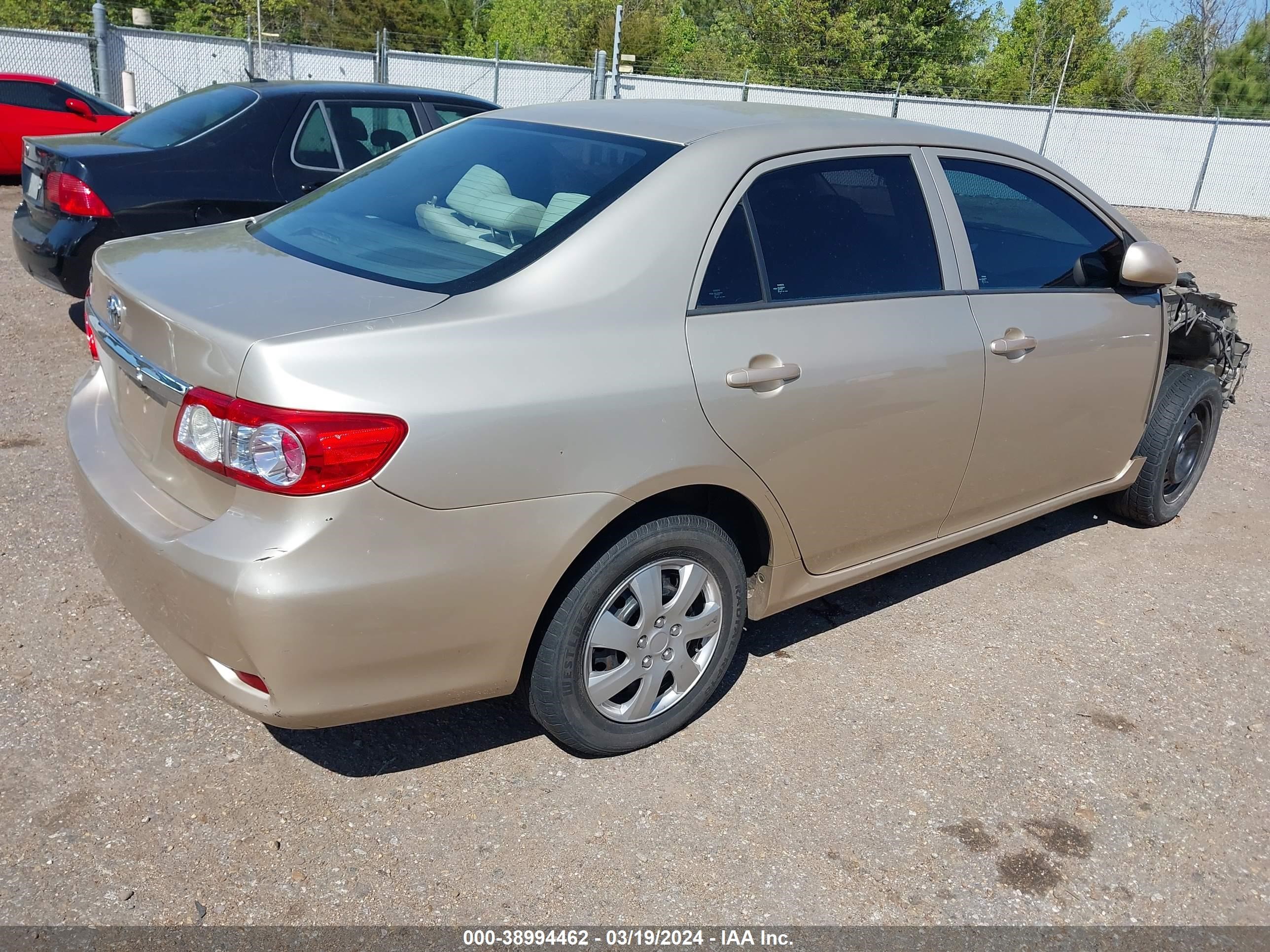 Photo 3 VIN: 5YFBU4EE7CP019437 - TOYOTA COROLLA 