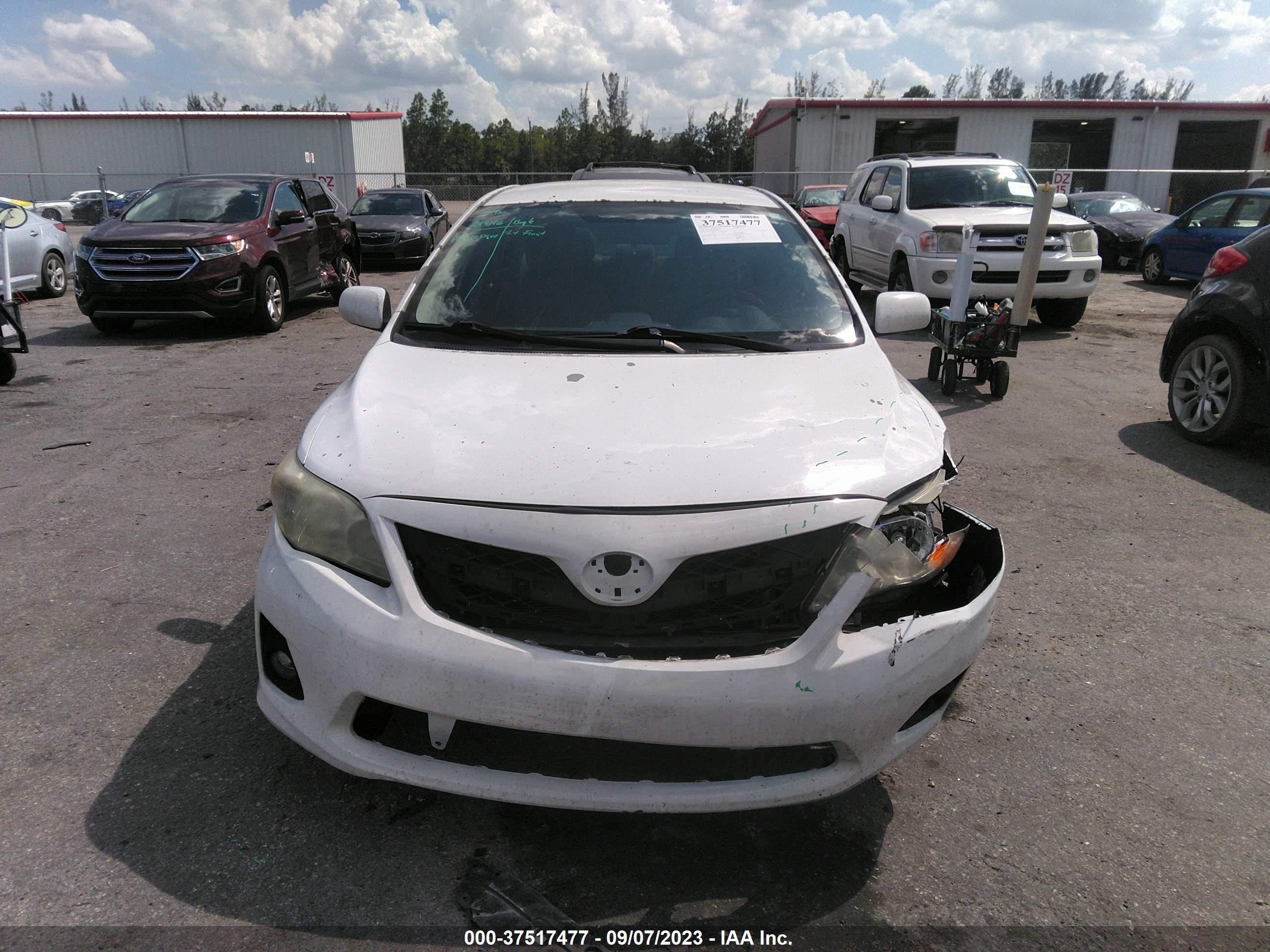 Photo 11 VIN: 5YFBU4EE8CP036456 - TOYOTA COROLLA 