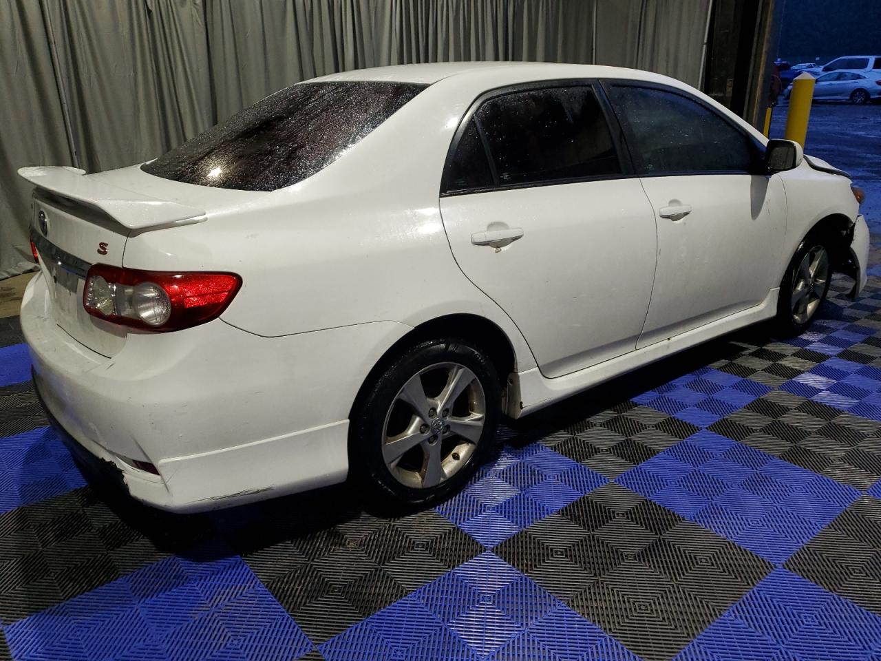 Photo 2 VIN: 5YFBU4EE8DP077896 - TOYOTA COROLLA 