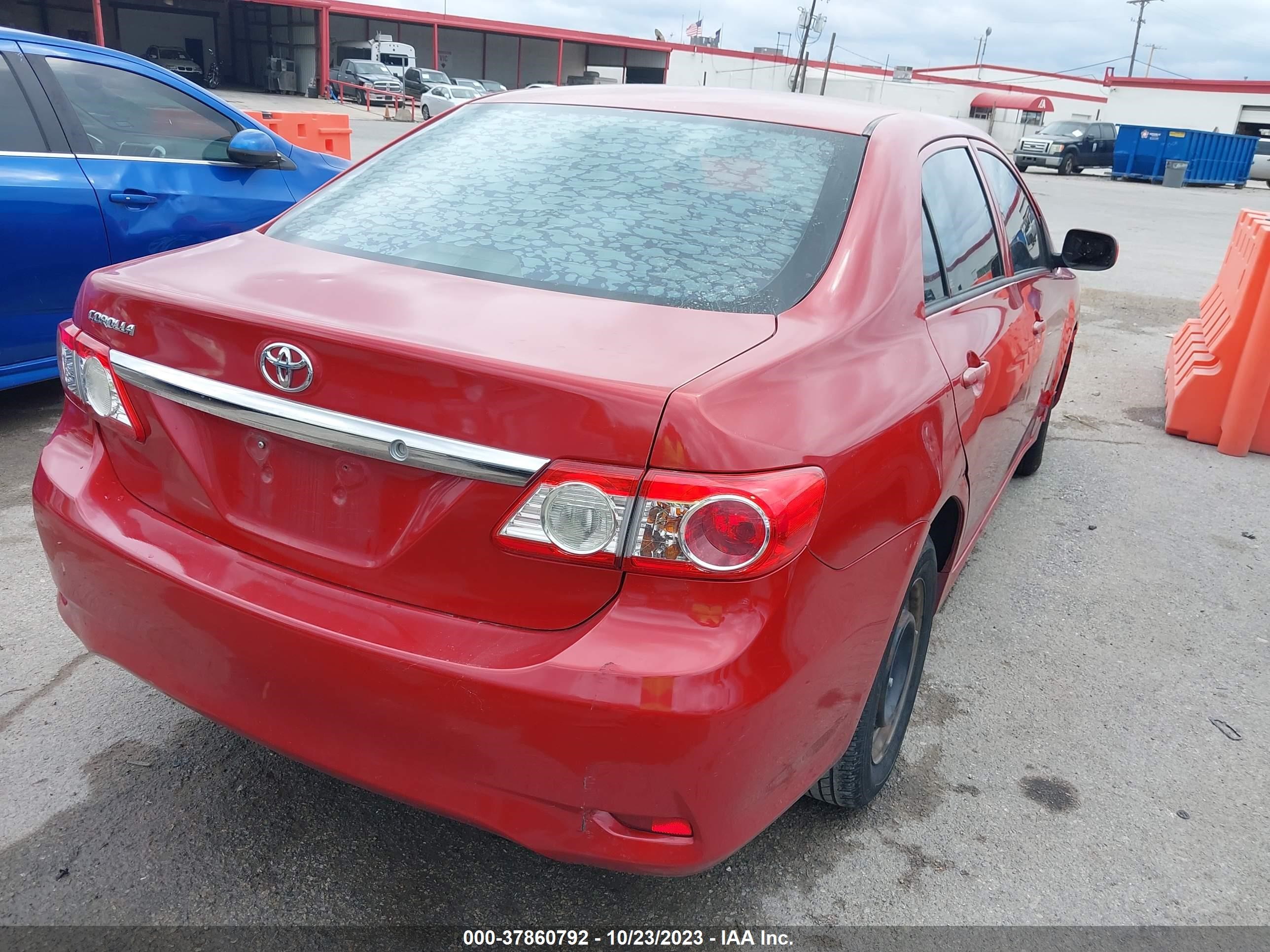 Photo 3 VIN: 5YFBU4EE8DP083942 - TOYOTA COROLLA 