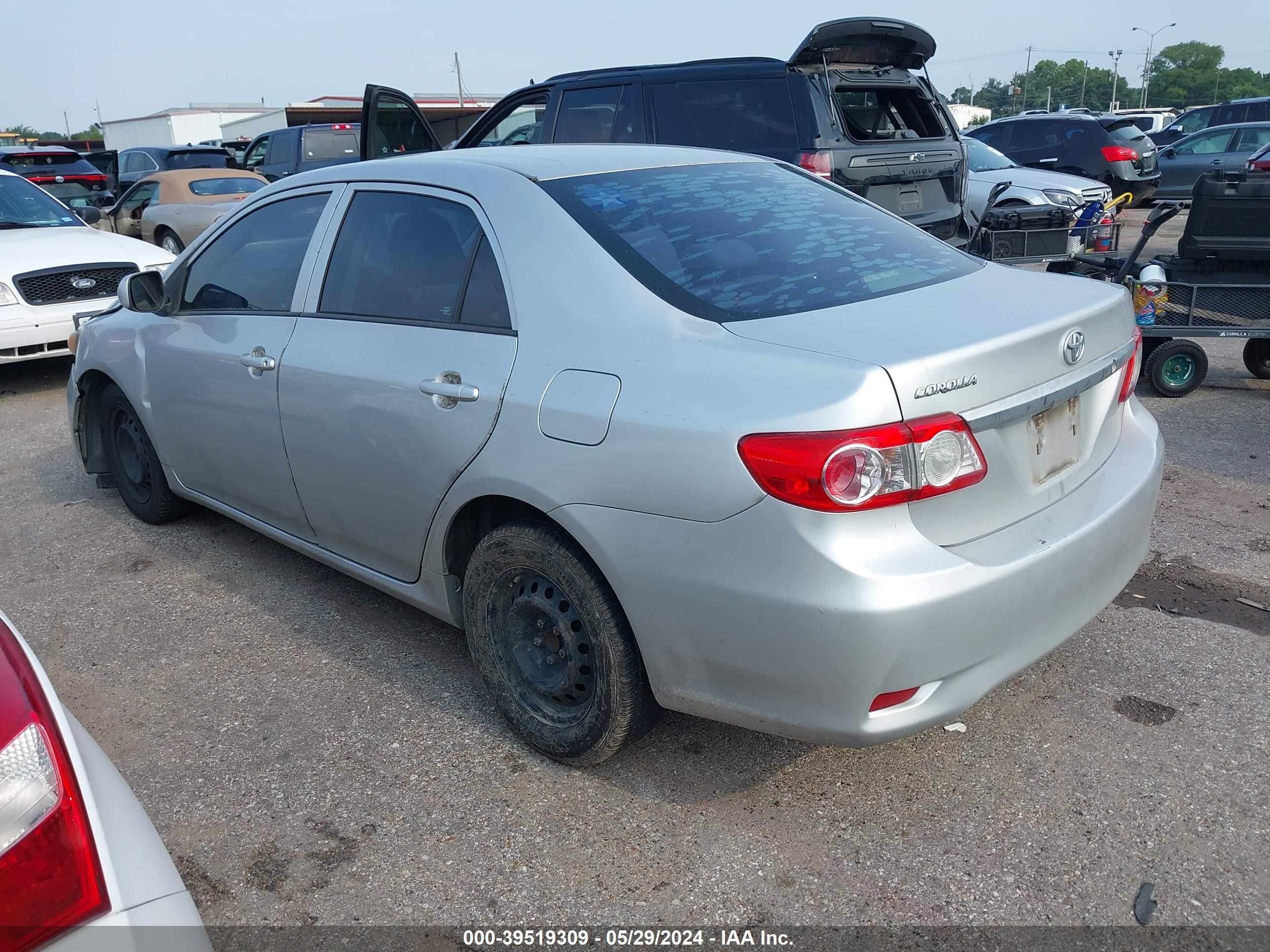 Photo 2 VIN: 5YFBU4EE8DP101503 - TOYOTA COROLLA 