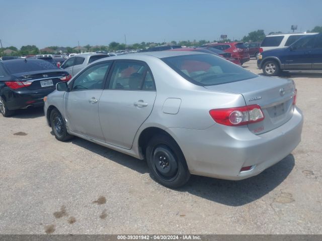 Photo 2 VIN: 5YFBU4EE8DP158736 - TOYOTA COROLLA 