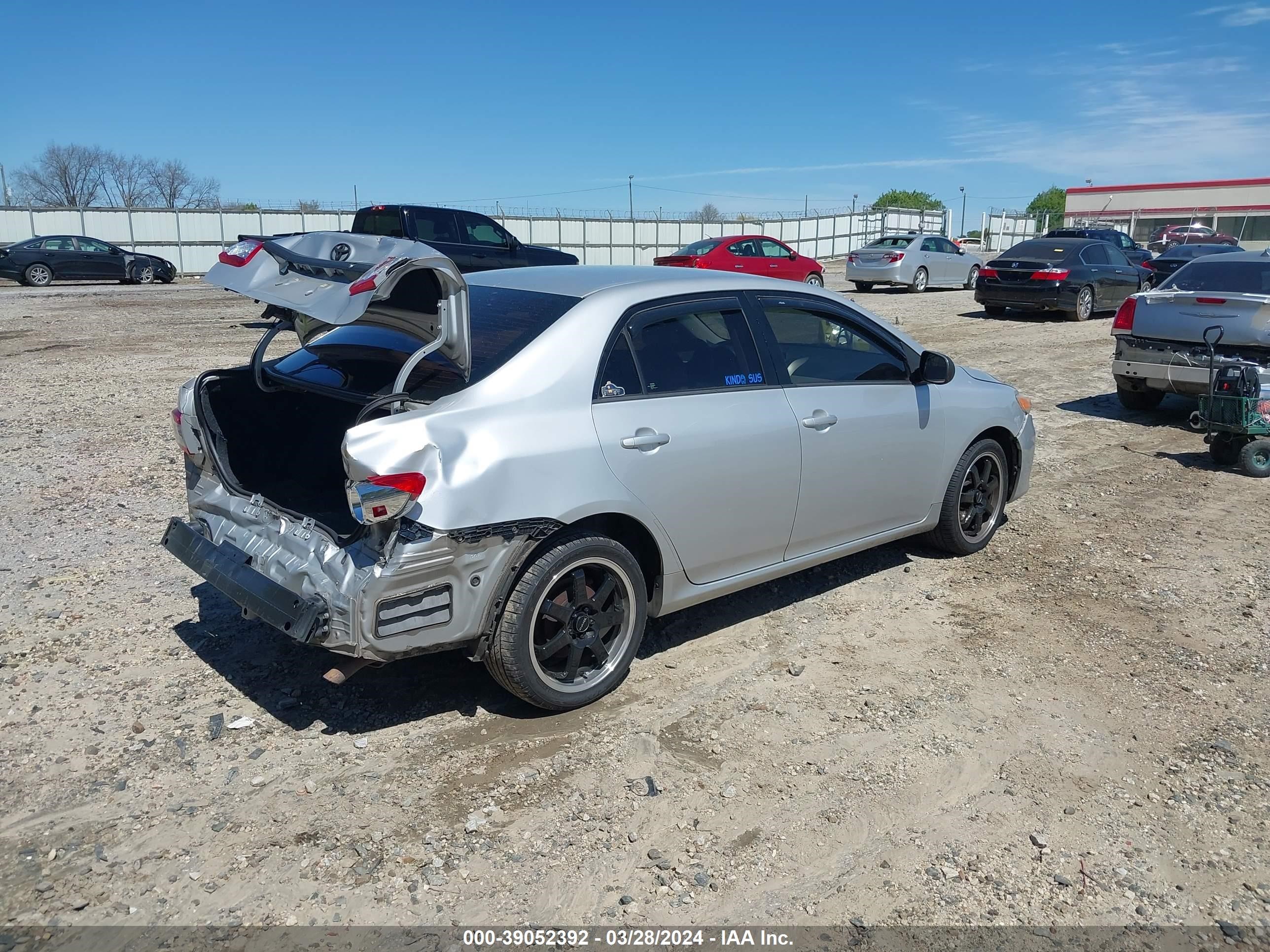 Photo 3 VIN: 5YFBU4EE9DP138589 - TOYOTA COROLLA 