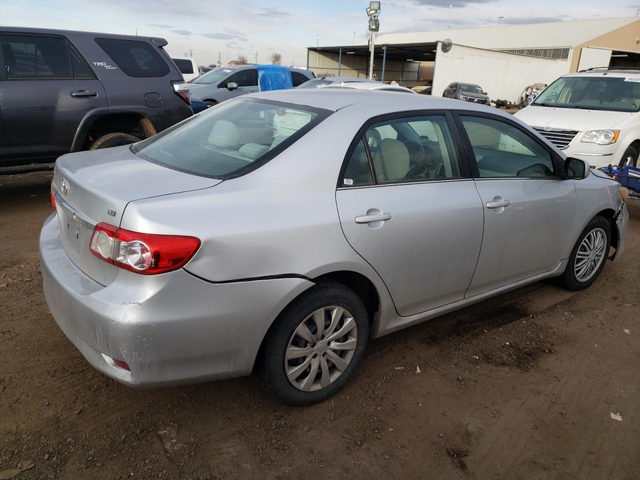 Photo 2 VIN: 5YFBU4EEXDP137094 - TOYOTA COROLLA 