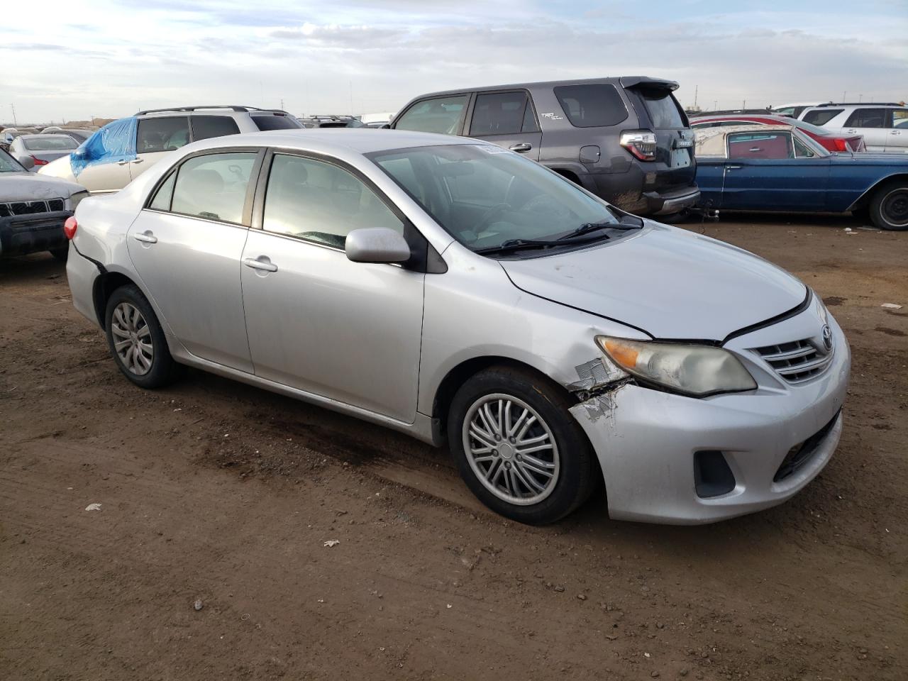 Photo 3 VIN: 5YFBU4EEXDP137094 - TOYOTA COROLLA 