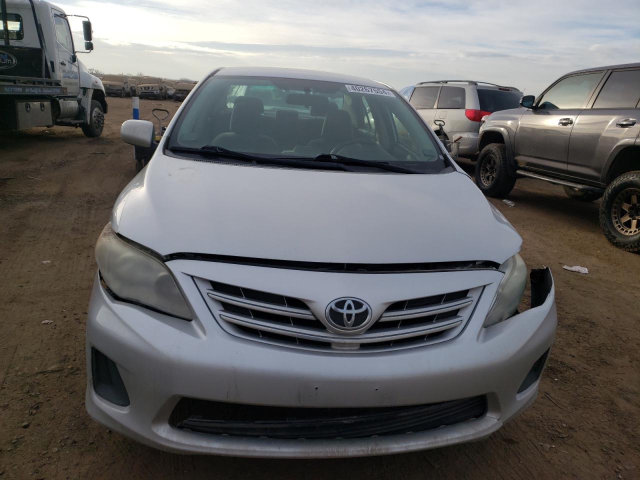 Photo 4 VIN: 5YFBU4EEXDP137094 - TOYOTA COROLLA 