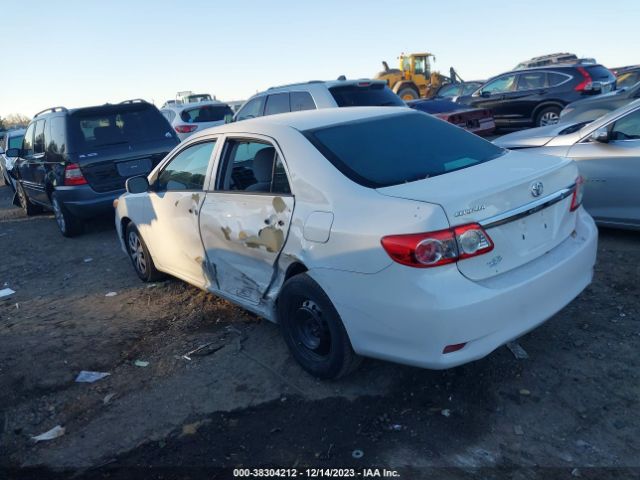 Photo 2 VIN: 5YFBU4EEXDP137659 - TOYOTA COROLLA 