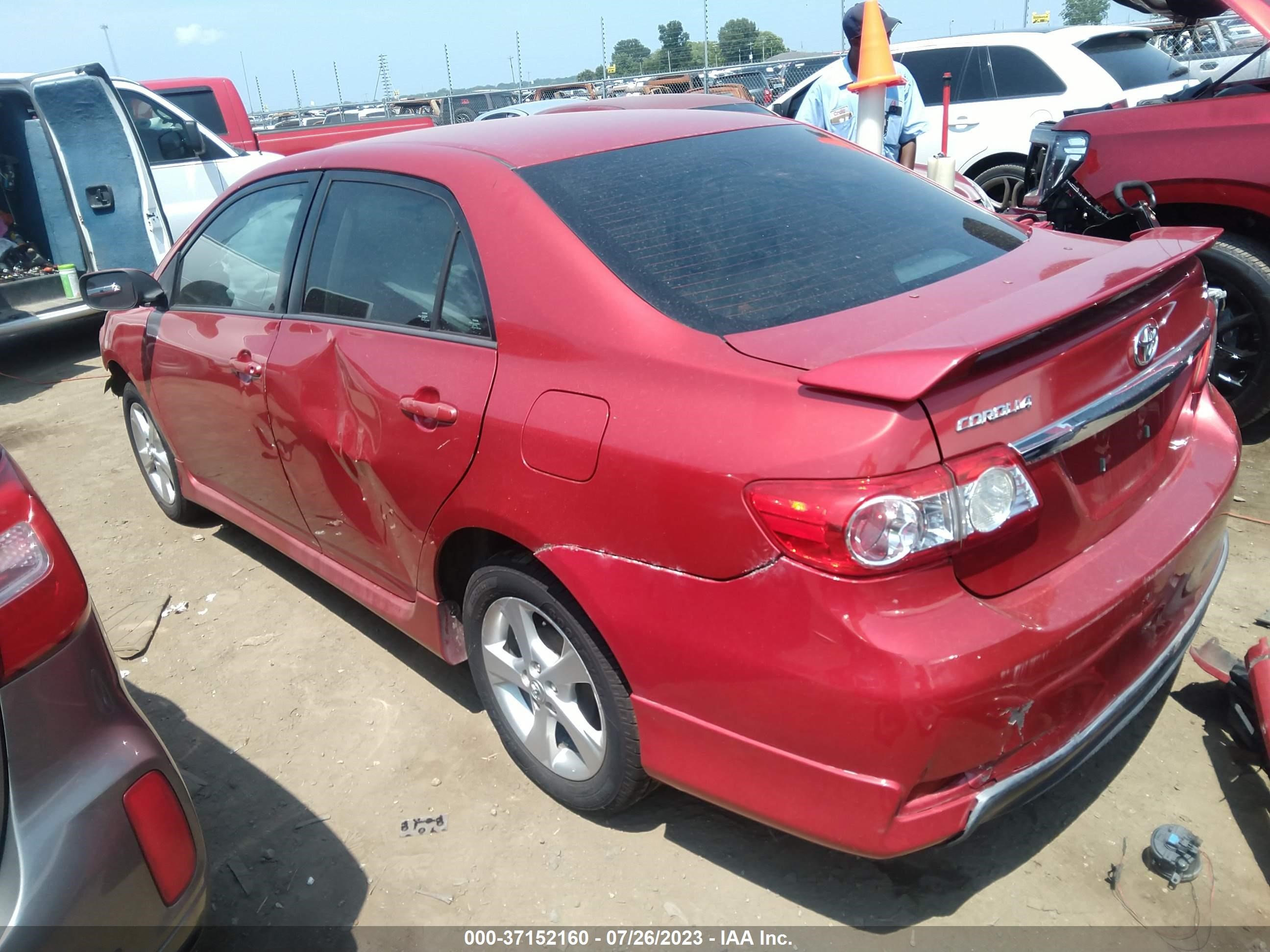 Photo 2 VIN: 5YFBU4EEXDP169530 - TOYOTA COROLLA 