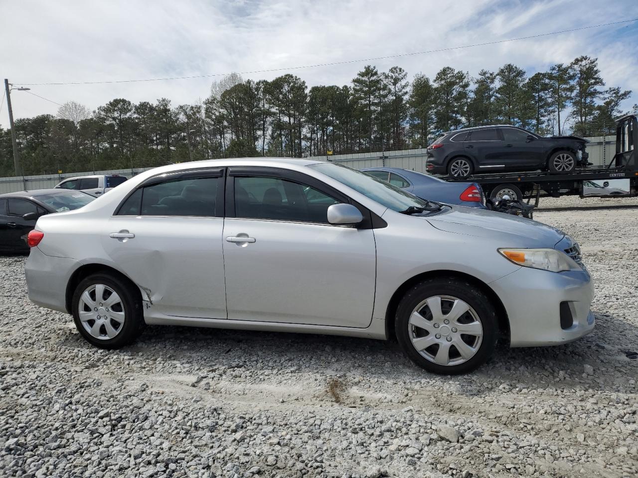 Photo 3 VIN: 5YFBU4EEXDP180432 - TOYOTA COROLLA 