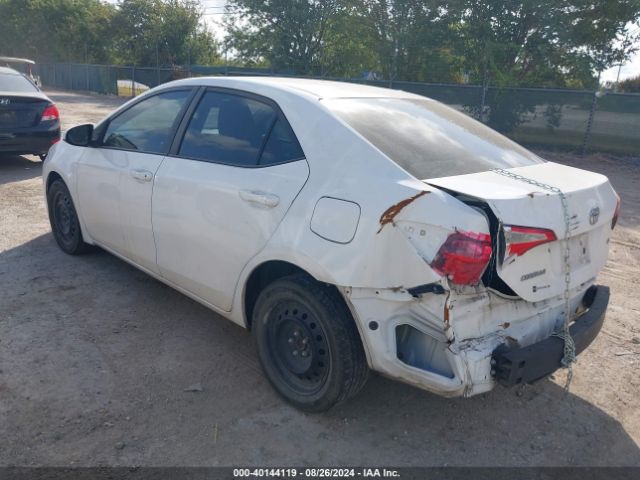 Photo 2 VIN: 5YFBURHE0FP256672 - TOYOTA COROLLA 