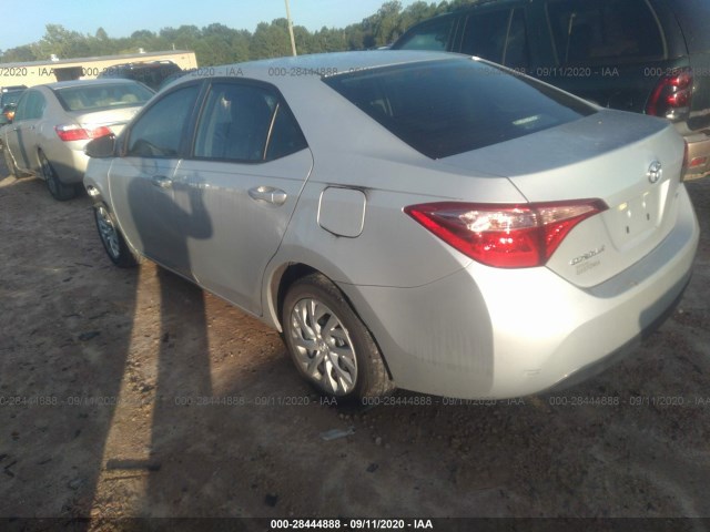 Photo 2 VIN: 5YFBURHE0KP868557 - TOYOTA COROLLA 