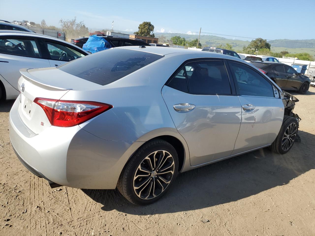 Photo 2 VIN: 5YFBURHE1EP020143 - TOYOTA COROLLA 