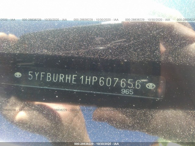 Photo 8 VIN: 5YFBURHE1HP607656 - TOYOTA COROLLA 