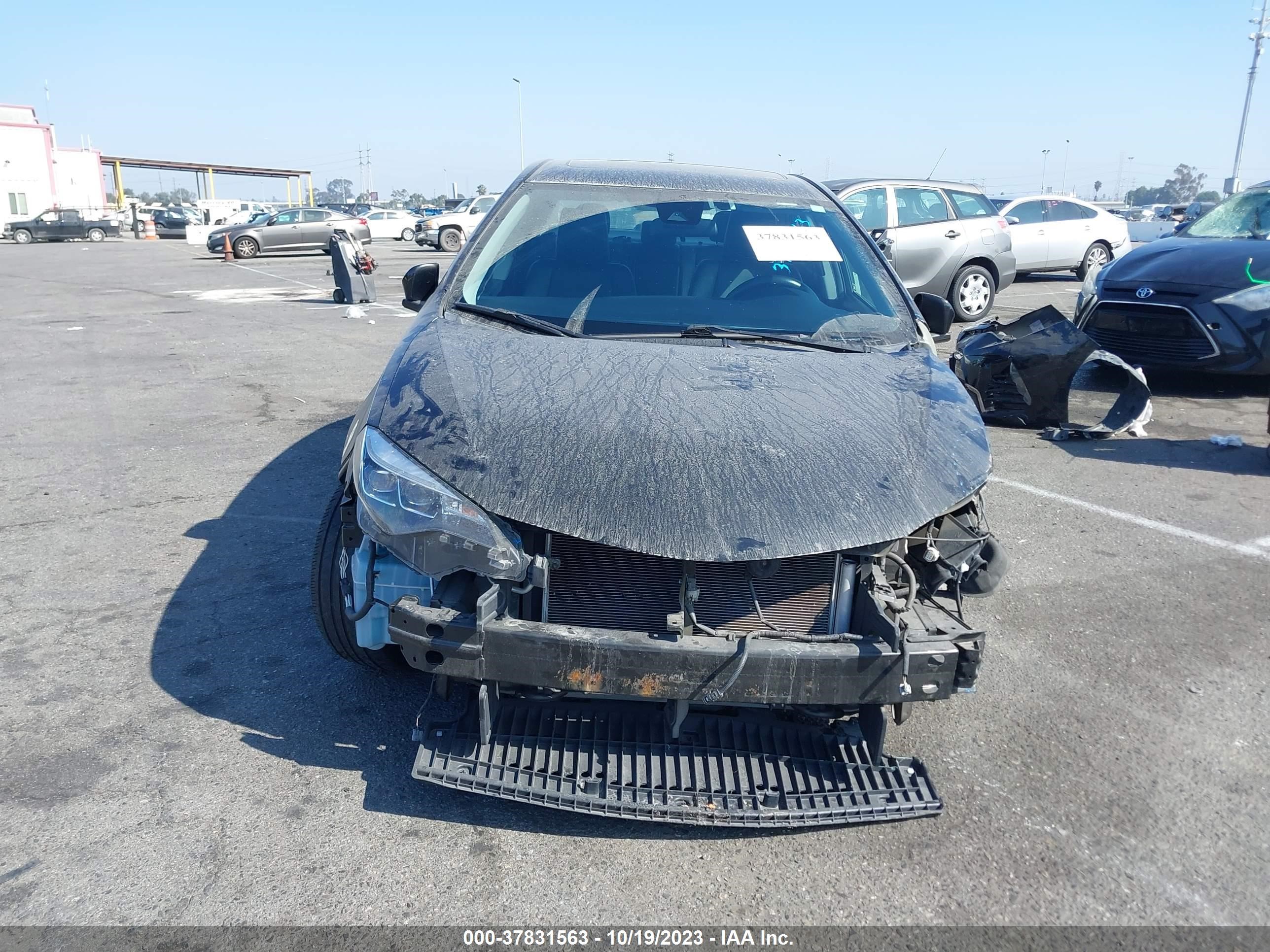 Photo 12 VIN: 5YFBURHE1JP759569 - TOYOTA COROLLA 