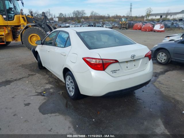 Photo 2 VIN: 5YFBURHE1JP799635 - TOYOTA COROLLA 