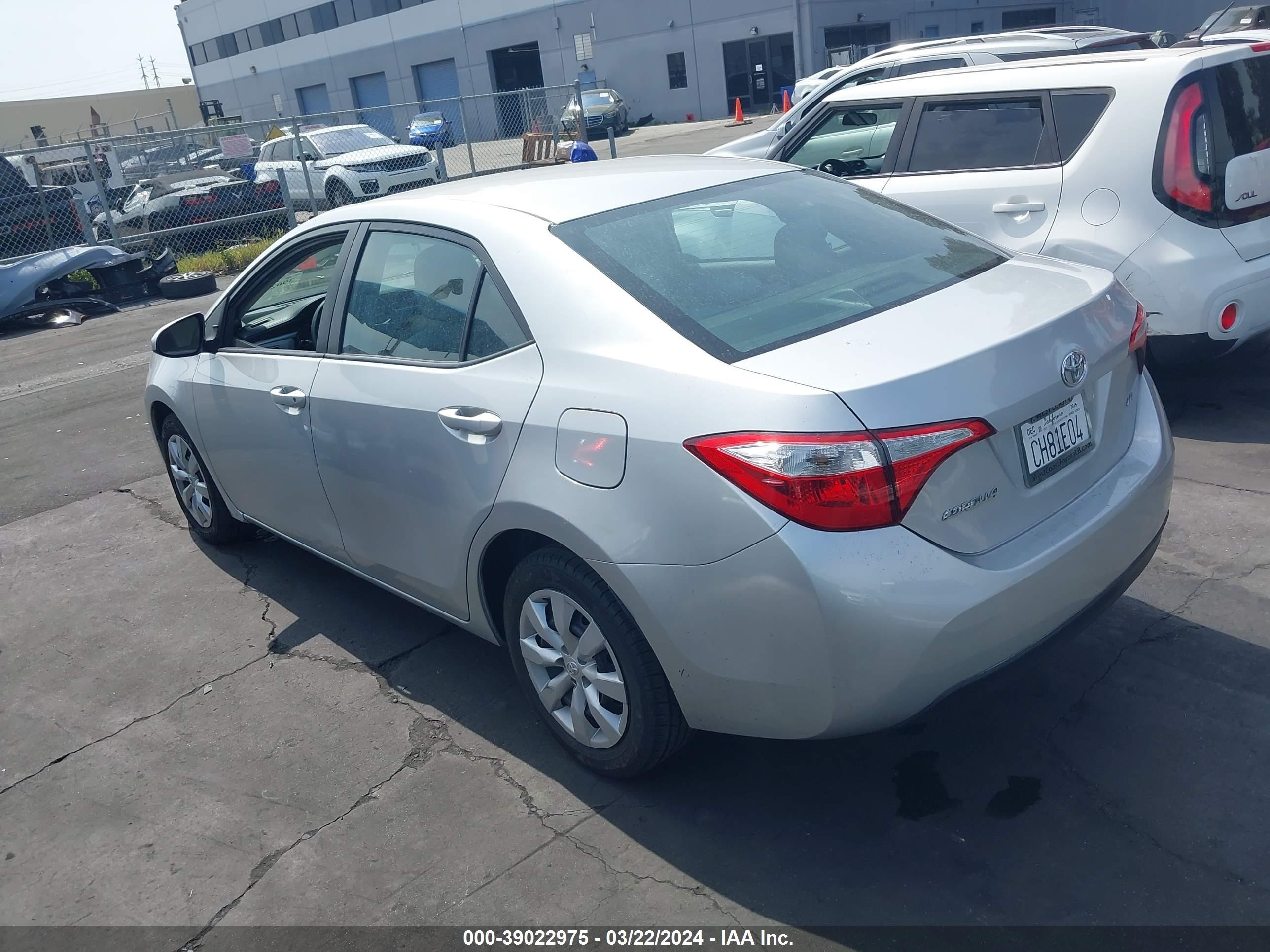 Photo 2 VIN: 5YFBURHE2FP267849 - TOYOTA COROLLA 