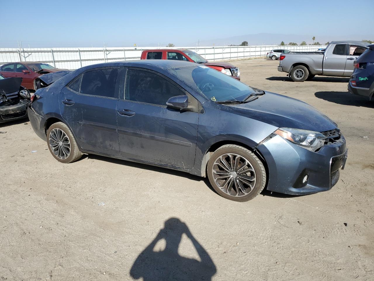 Photo 3 VIN: 5YFBURHE2GP495044 - TOYOTA COROLLA 