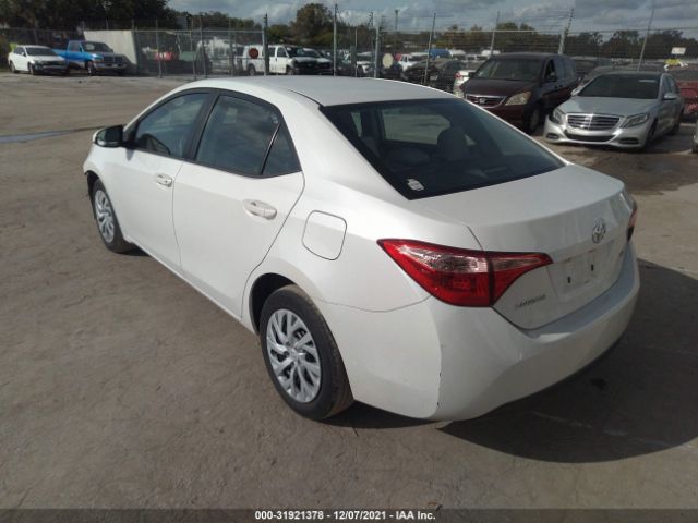 Photo 2 VIN: 5YFBURHE2KP881598 - TOYOTA COROLLA 