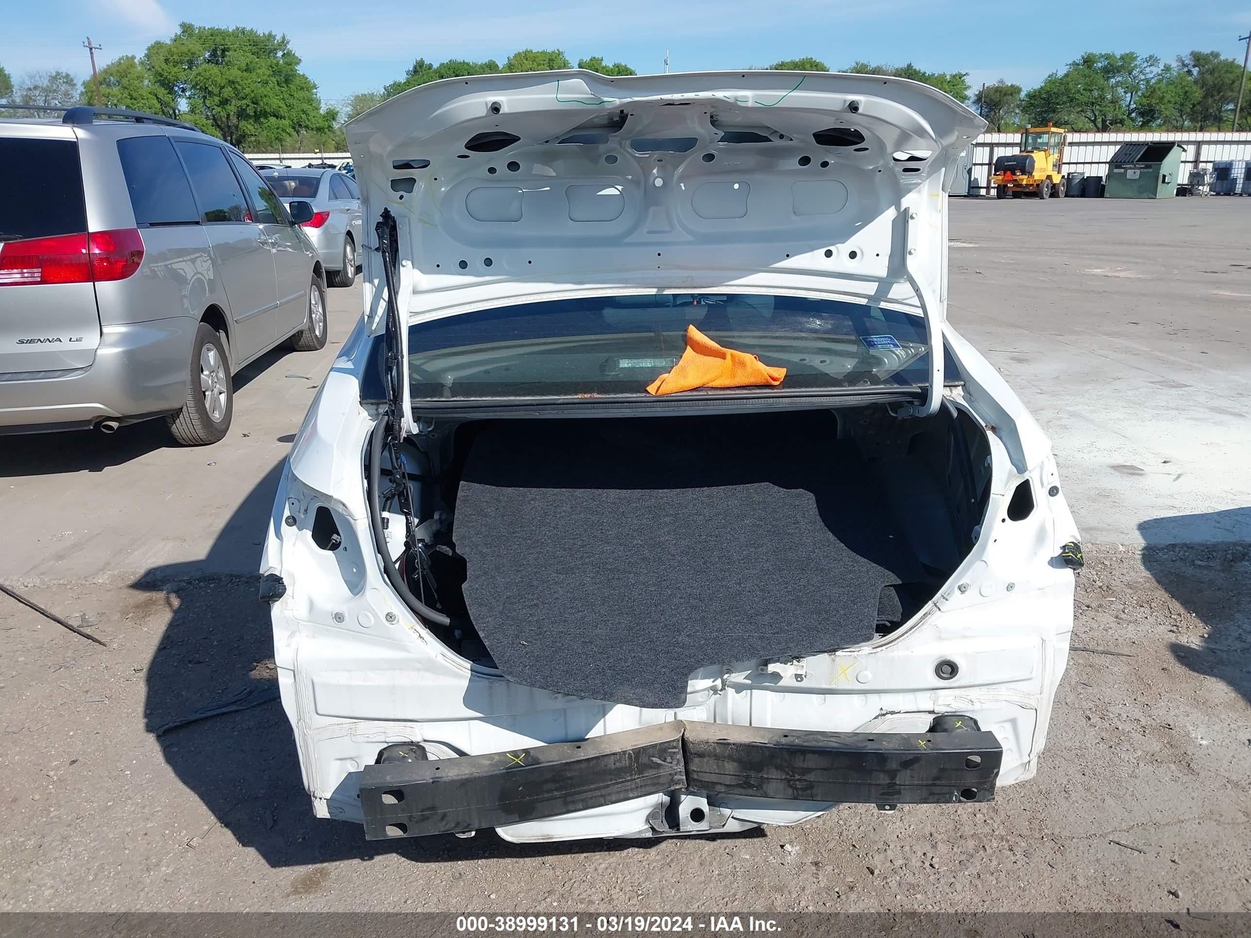 Photo 16 VIN: 5YFBURHE2KP899244 - TOYOTA COROLLA 