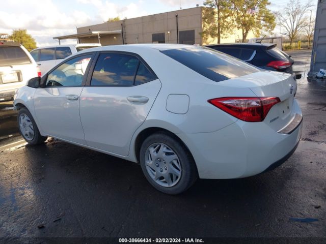 Photo 2 VIN: 5YFBURHE2KP902241 - TOYOTA COROLLA 