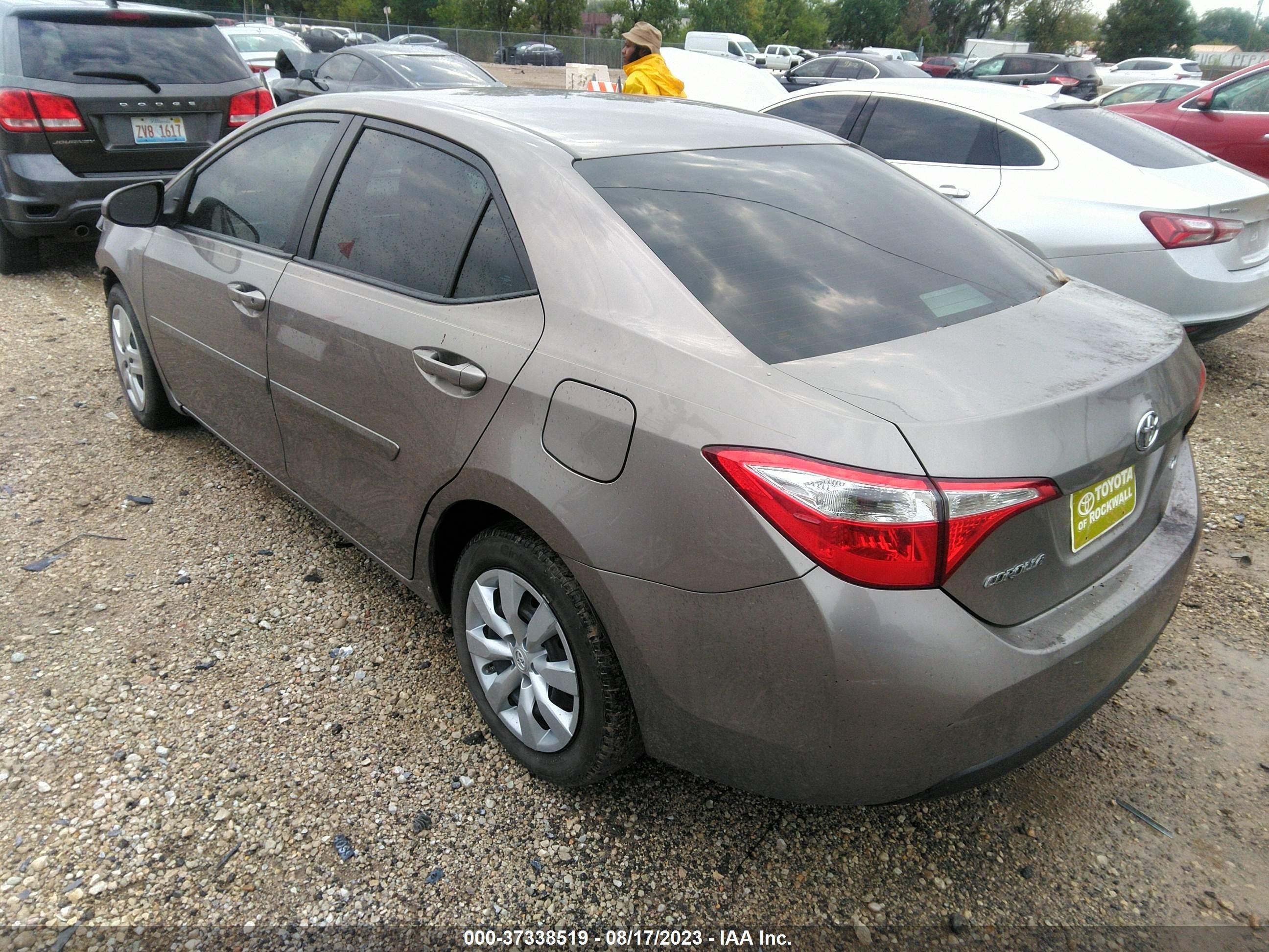 Photo 2 VIN: 5YFBURHE3EP042239 - TOYOTA COROLLA 