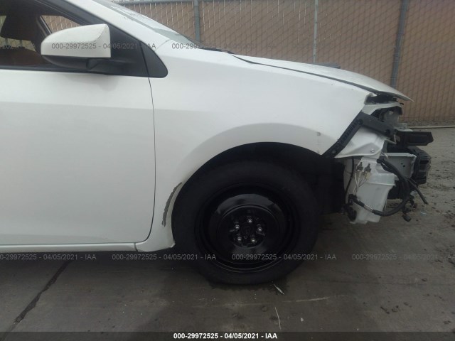 Photo 5 VIN: 5YFBURHE3EP175986 - TOYOTA COROLLA 