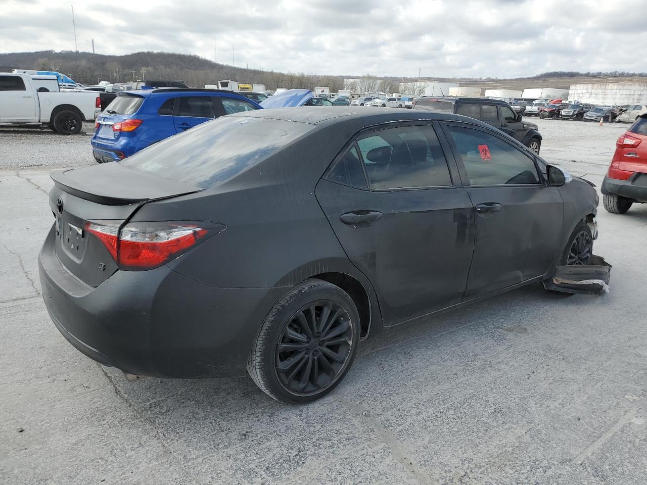 Photo 2 VIN: 5YFBURHE3GP568955 - TOYOTA COROLLA 