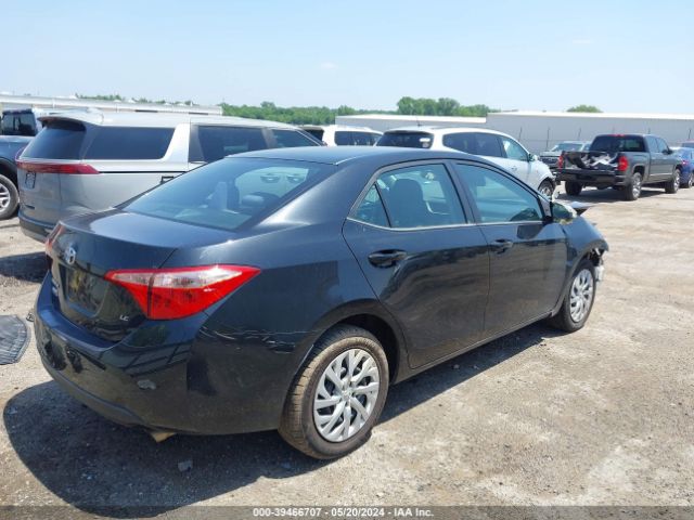 Photo 3 VIN: 5YFBURHE3JP755636 - TOYOTA COROLLA 